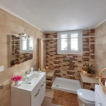 Aeolia * 에르무폴리